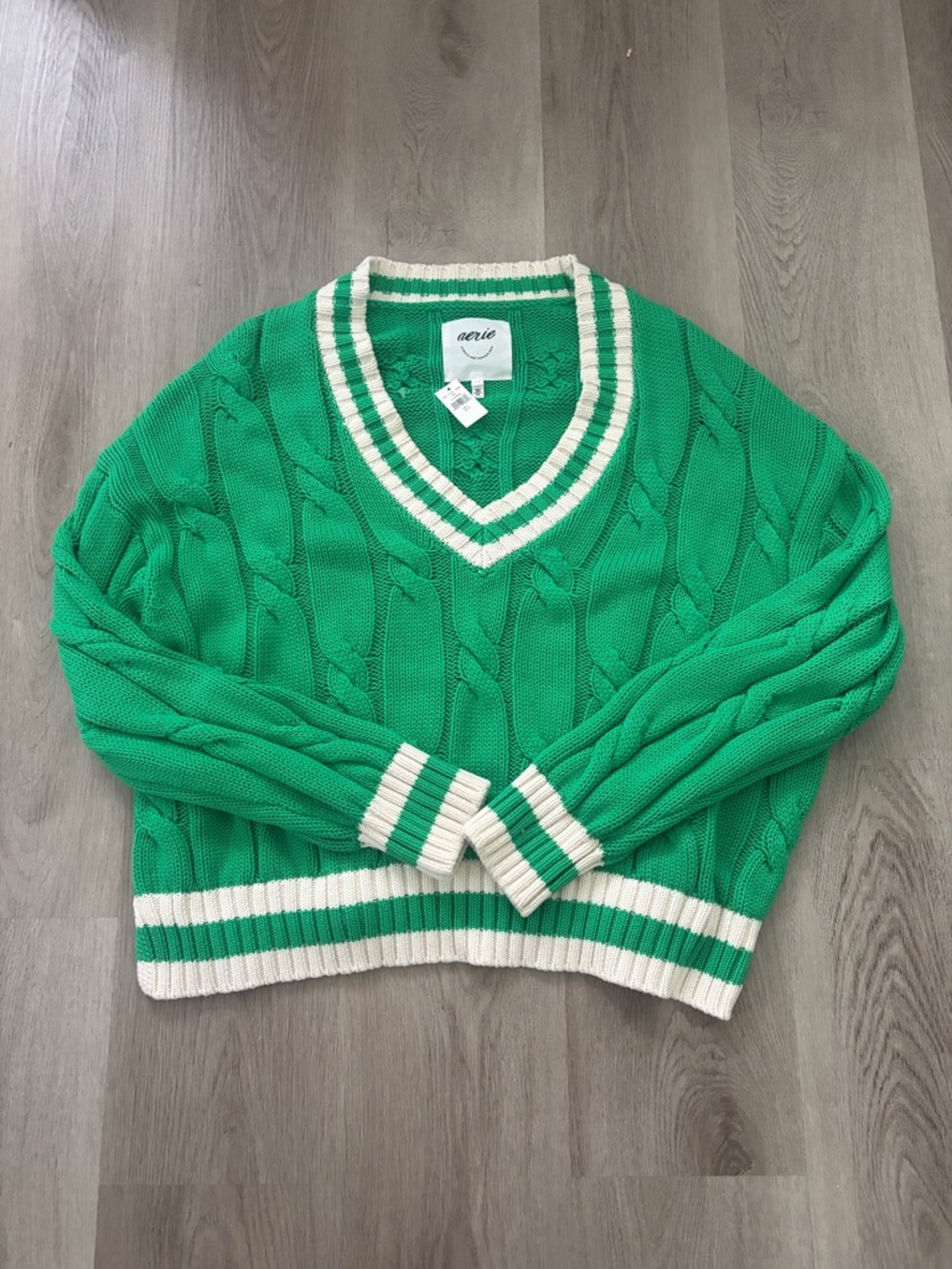 NWT aerie Vibrant Green Cable Knit V-Neck Sweater with White Stripes for Women